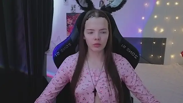 Luna Navy online show from 13, 2, 2026