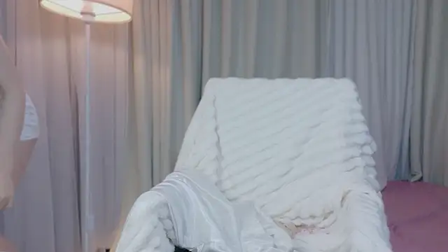 Vessi-babe online show from 10, 2, 2026