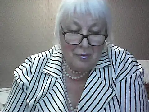 Alexia64231 online show from 16, 9, 2025