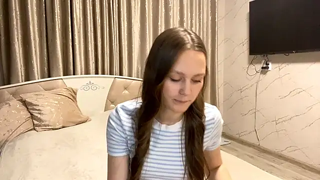 Snapshot of SoSweetGirl chatting on 8, 10, 2025 SoSweetGirl online show from 8, 10, 2025