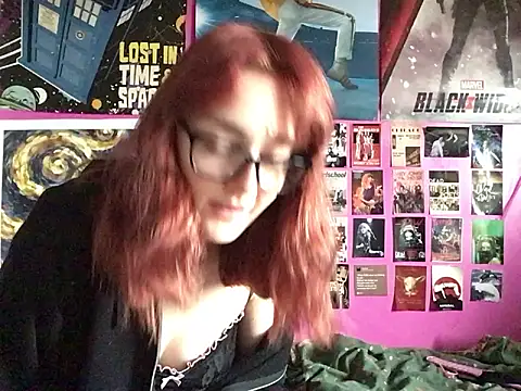 Snapshot of ivysplayhouse chatting on 12, 10, 2025 ivysplayhouse online show from 12, 10, 2025