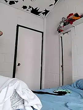 oxxy jean online show from 25, 2, 2026