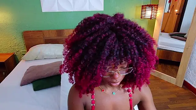Snapshot of Chocolatte_dreams chatting on 1, 10, 2025 Chocolatte dreams online show from 1, 10, 2025