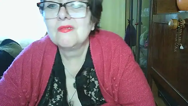 Snapshot of VeronicaGold511 chatting on 23, 4, 2026 VeronicaGold511 online show from 23, 4, 2026
