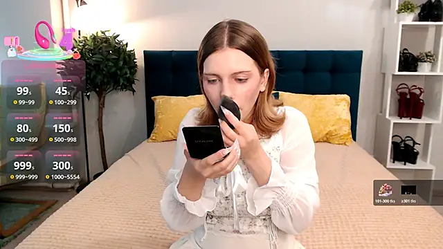 Snapshot of Enrujuvu_Vanpaia chatting on 17, 10, 2025 Enrujuvu Vanpaia online show from 17, 10, 2025