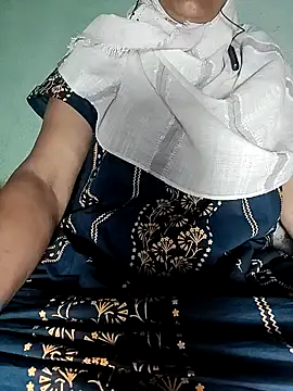 Snapshot of Hotty-Monaa chatting on 20, 11, 2025 Hotty-Monaa online show from 20, 11, 2025