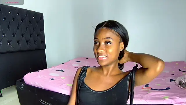 Snapshot of shantall_ebony1 chatting on 23, 11, 2025 shantall ebony1 online show from 23, 11, 2025