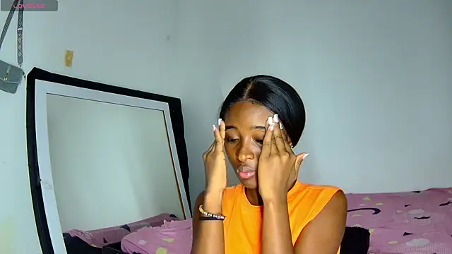 Snapshot of shantall_ebony1 chatting on 30, 11, 2025 shantall ebony1 online show from 30, 11, 2025