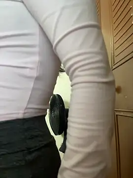 Snapshot of vikysexy283 chatting on 16, 12, 2025 vikysexy283 online show from 16, 12, 2025