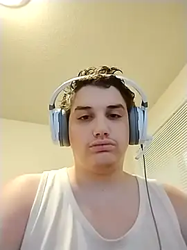 Snapshot of Breyyyyyyyy chatting on 24, 10, 2025 Breyyyyyyyy online show from 24, 10, 2025