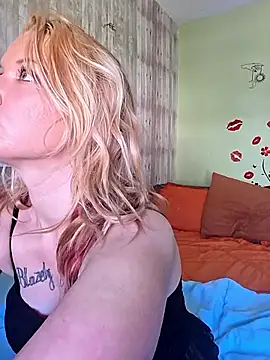 Snapshot of RhondaRump chatting on 12, 5, 2026 RhondaRump online show from 12, 5, 2026