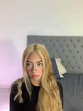Snapshot of lily_Bliss chatting on 12, 9, 2025 lily Bliss online show from 12, 9, 2025