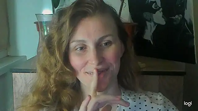 Snapshot of JuliaMuuun chatting on 19, 5, 2026 JuliaMuuun online show from 19, 5, 2026