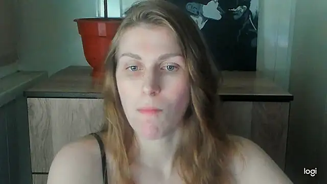 Snapshot of JuliaMuuun chatting on 4, 7, 2026 JuliaMuuun online show from 4, 7, 2026