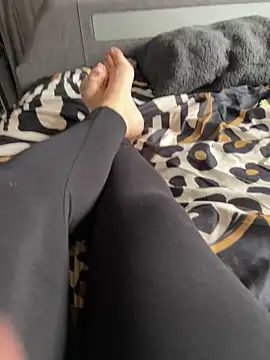 feetwithlottielou online show from 11, 10, 2025