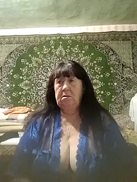 CrystalLime6411 online show from 7, 11, 2025