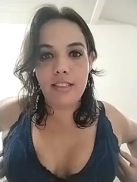 Bellapotencia1985 online show from 11, 10, 2025