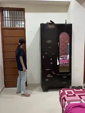 HORNYDIVYABABY online show from 1, 4, 2026