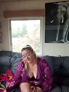 Snapshot of Misspapillon1840 chatting on 6, 11, 2025 Misspapillon1840 online show from 6, 11, 2025