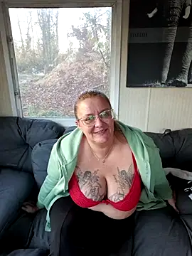 Snapshot of Misspapillon1840 chatting on 3, 12, 2025 Misspapillon1840 online show from 3, 12, 2025