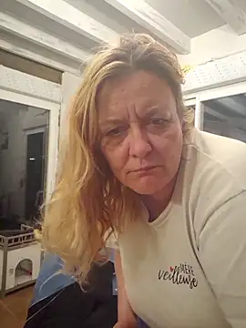 Snapshot of Misspapillon1840 chatting on 12, 3, 2026 Misspapillon1840 online show from 12, 3, 2026