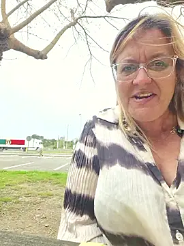 Snapshot of Misspapillon1840 chatting on 3, 4, 2026 Misspapillon1840 online show from 3, 4, 2026