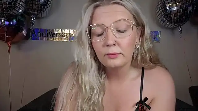 Snapshot of Daisyxoxo_ chatting on 20, 9, 2025 Daisyxoxo  online show from 20, 9, 2025