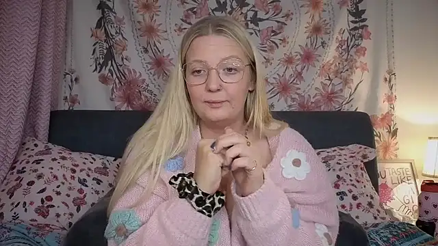 Snapshot of Daisyxoxo_ chatting on 29, 10, 2025 Daisyxoxo  online show from 29, 10, 2025