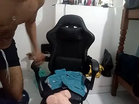 Snapshot of moreno25centimetro chatting on 12, 10, 2025 moreno25centimetro online show from 12, 10, 2025