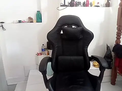 Snapshot of moreno25centimetro chatting on 15, 10, 2025 moreno25centimetro online show from 15, 10, 2025