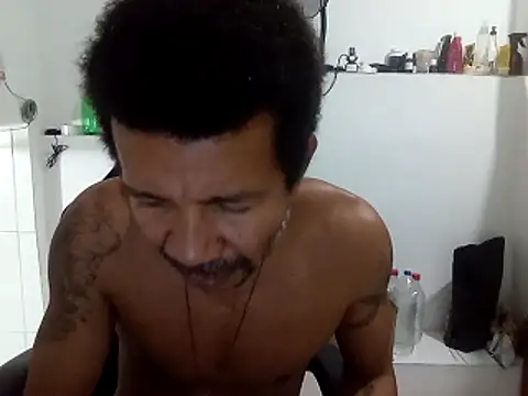 Snapshot of moreno25centimetro chatting on 10, 11, 2025 moreno25centimetro online show from 10, 11, 2025