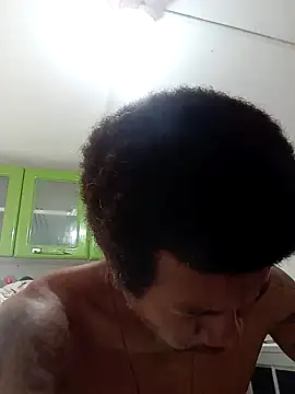 Snapshot of moreno25centimetro chatting on 5, 12, 2025 moreno25centimetro online show from 5, 12, 2025