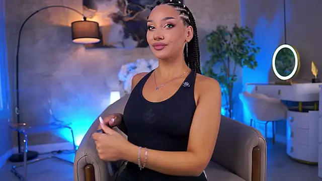 Snapshot of NinaSolenne chatting on 29, 5, 2026 NinaSolenne online show from 29, 5, 2026