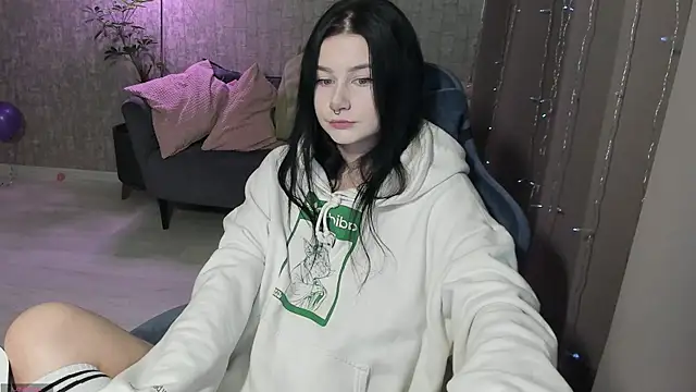 Snapshot of AlinaGreeeen chatting on 22, 9, 2025 AlinaGreeeen online show from 22, 9, 2025