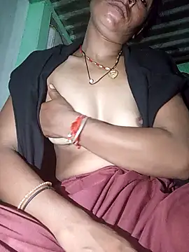 MISS LOVE 001 online show from 28, 9, 2025