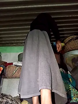 MISS LOVE 001 online show from 16, 10, 2025