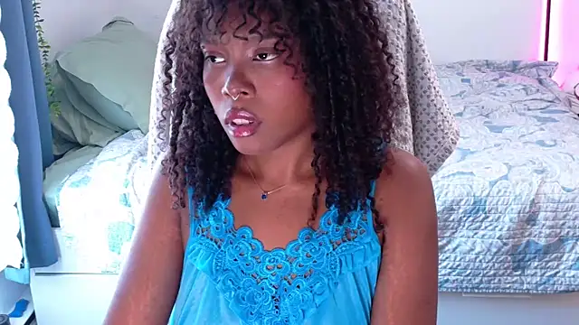 Snapshot of SparklingSoleil chatting on 1, 6, 2026 SparklingSoleil online show from 1, 6, 2026