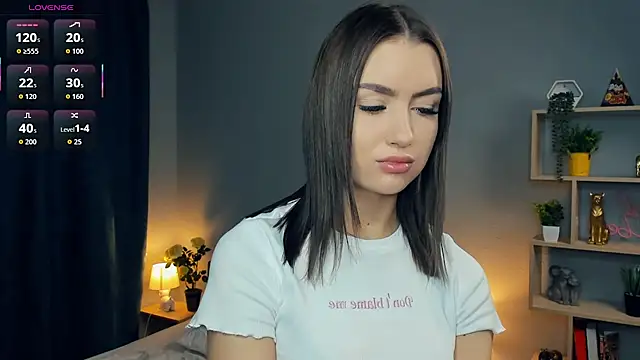 Snapshot of IsaVesco chatting on 18, 10, 2025 IsaVesco online show from 18, 10, 2025