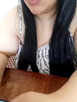 Snapshot of Madam-bezoul- chatting on 14, 10, 2025 Madam-bezoul- online show from 14, 10, 2025