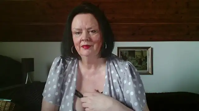 TiffanyMature online show from 21, 10, 2025