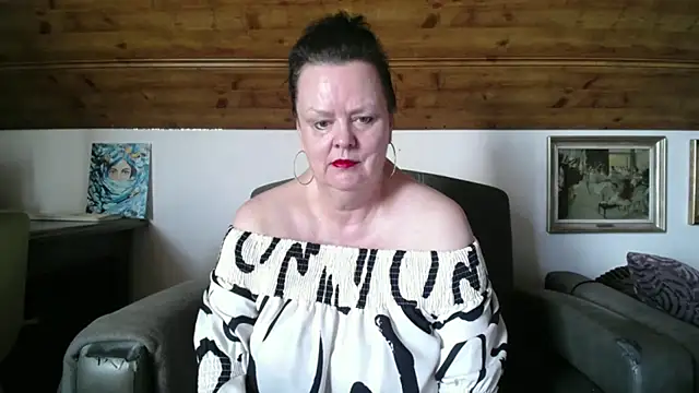 Snapshot of TiffanyMature chatting on 4, 7, 2026 TiffanyMature online show from 4, 7, 2026