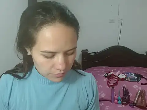 Snapshot of yarafuckass chatting on 17, 10, 2025 yarafuckass online show from 17, 10, 2025