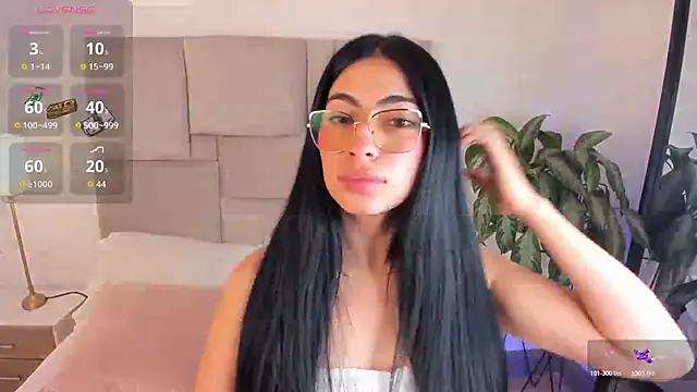 Snapshot of laurenn_smith chatting on 13, 10, 2025 laurenn smith online show from 13, 10, 2025