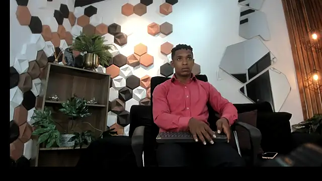 Snapshot of ItaloMoore chatting on 6, 10, 2025 ItaloMoore online show from 6, 10, 2025