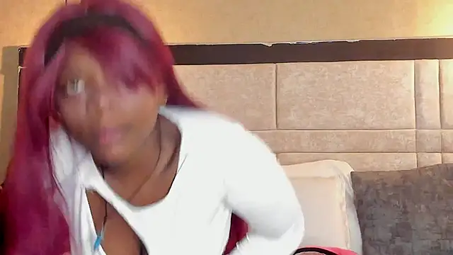 OliviaGarciaa online show from 18, 11, 2025