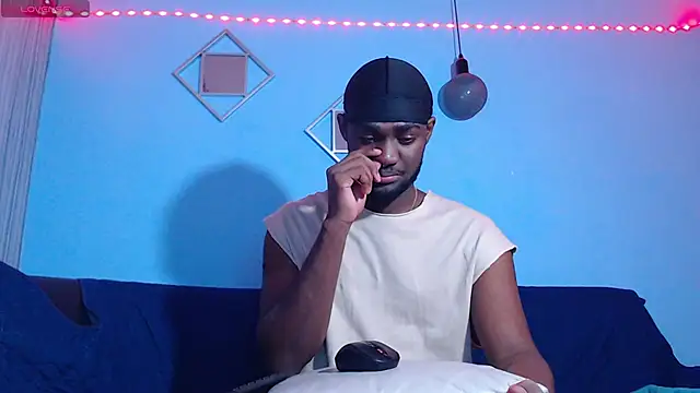 Snapshot of eebony_stallion chatting on 4, 6, 2026 eebony stallion online show from 4, 6, 2026