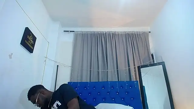 Snapshot of eebony_stallion chatting on 19, 7, 2026 eebony stallion online show from 19, 7, 2026