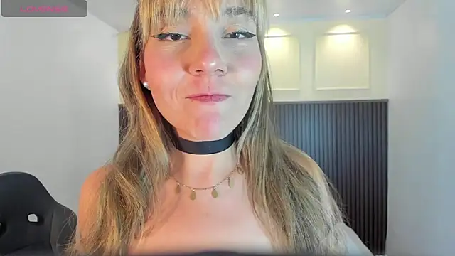 Snapshot of MELISSAROUGE chatting on 4, 6, 2026 MELISSAROUGE online show from 4, 6, 2026