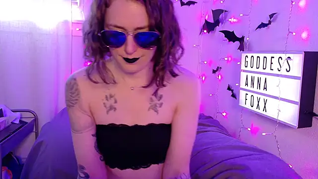 mistressannafoxx online show from 24, 4, 2026