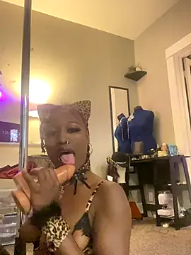 Snapshot of ToyBox96 chatting on 28, 9, 2025 ToyBox96 online show from 28, 9, 2025